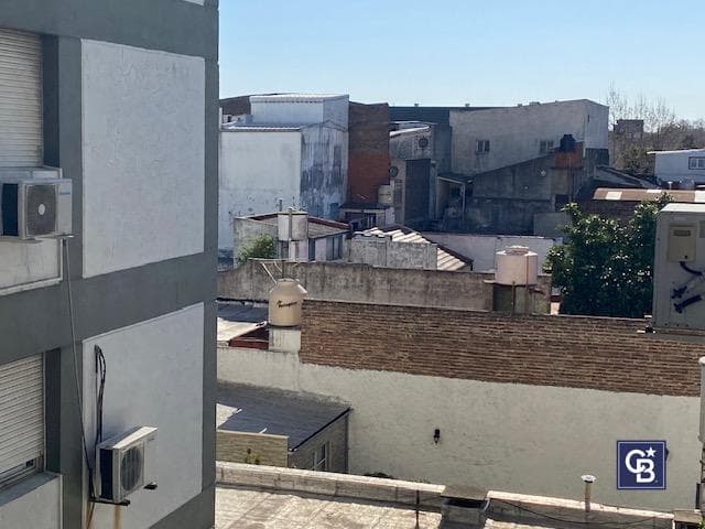 4-Room Apartment for Sale (Currently Rented) in Caseros