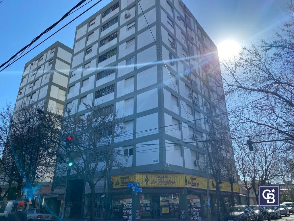 4-Room Apartment for Sale (Currently Rented) in Caseros