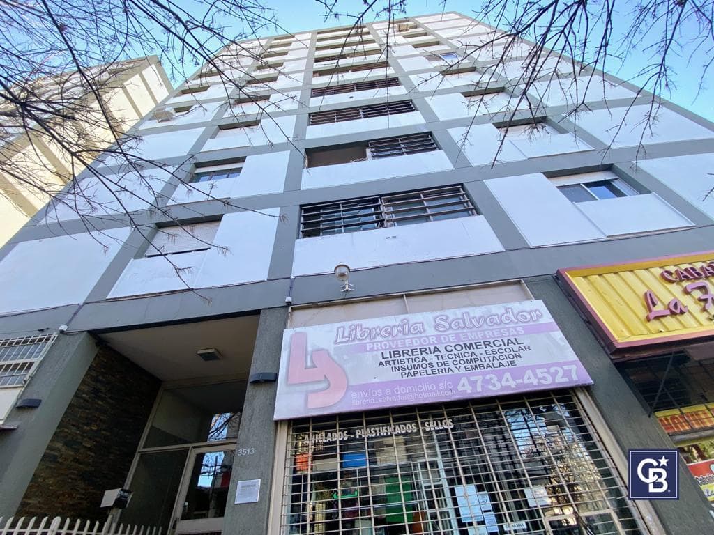 4-Room Apartment for Sale (Currently Rented) in Caseros