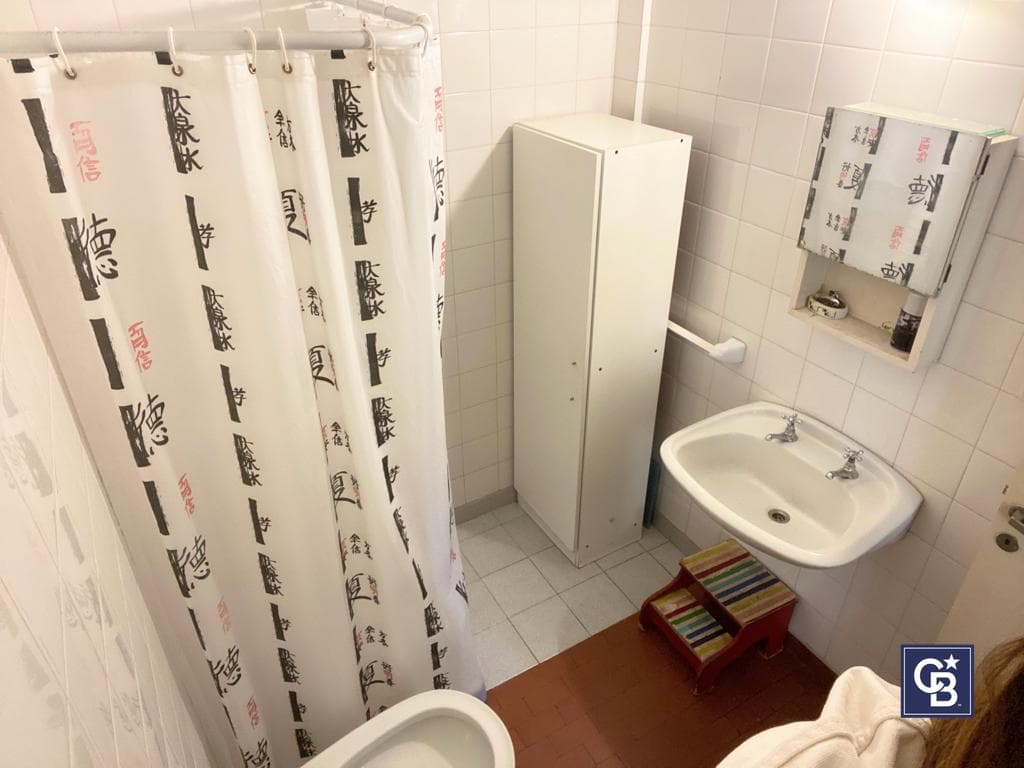 4-Room Apartment for Sale (Currently Rented) in Caseros