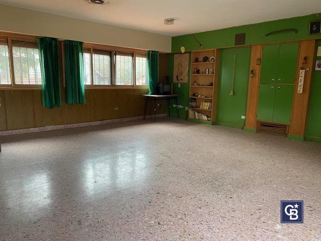 Large 7-room house for sale in Martínez, in need of renovation, on a 1,026 m² lot