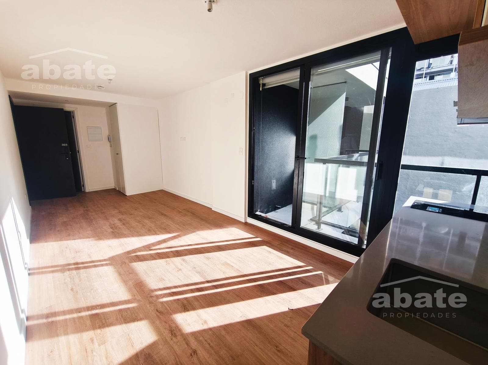 Studio Apartment for Rent with a Terrace in Cordón, Montevideo