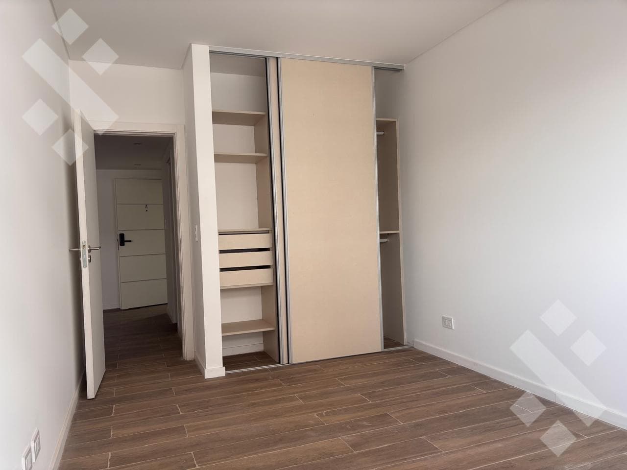 Alquiler depto 1 dormitorio.- teniente Ibañez al 100.-