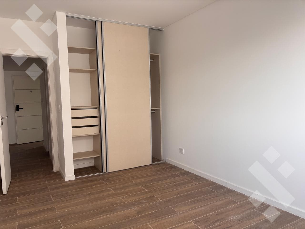 Alquiler depto 1 dormitorio.- teniente Ibañez al 100.-