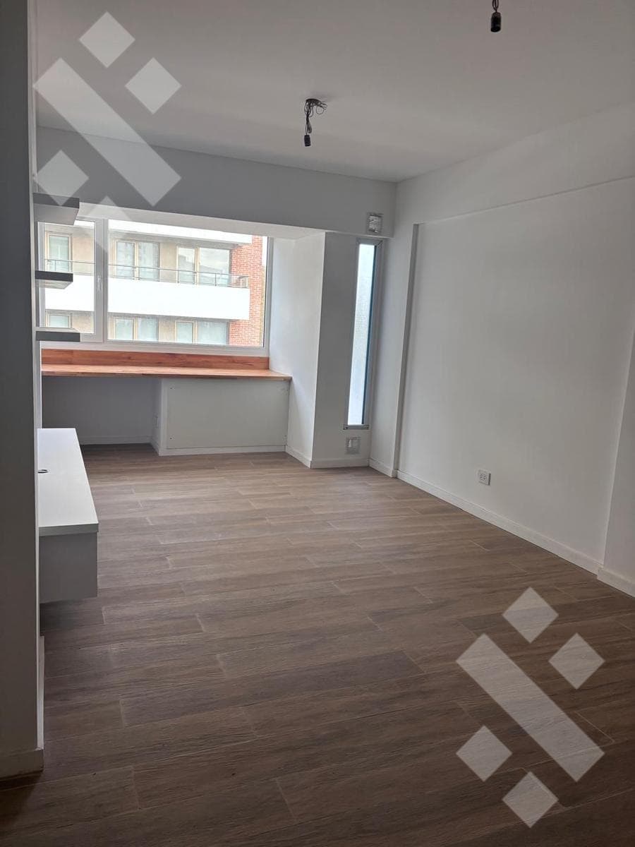 Alquiler depto 1 dormitorio.- teniente Ibañez al 100.-