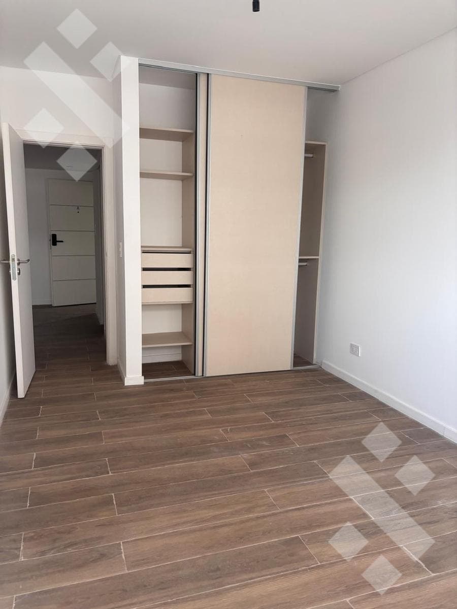 Alquiler depto 1 dormitorio.- teniente Ibañez al 100.-