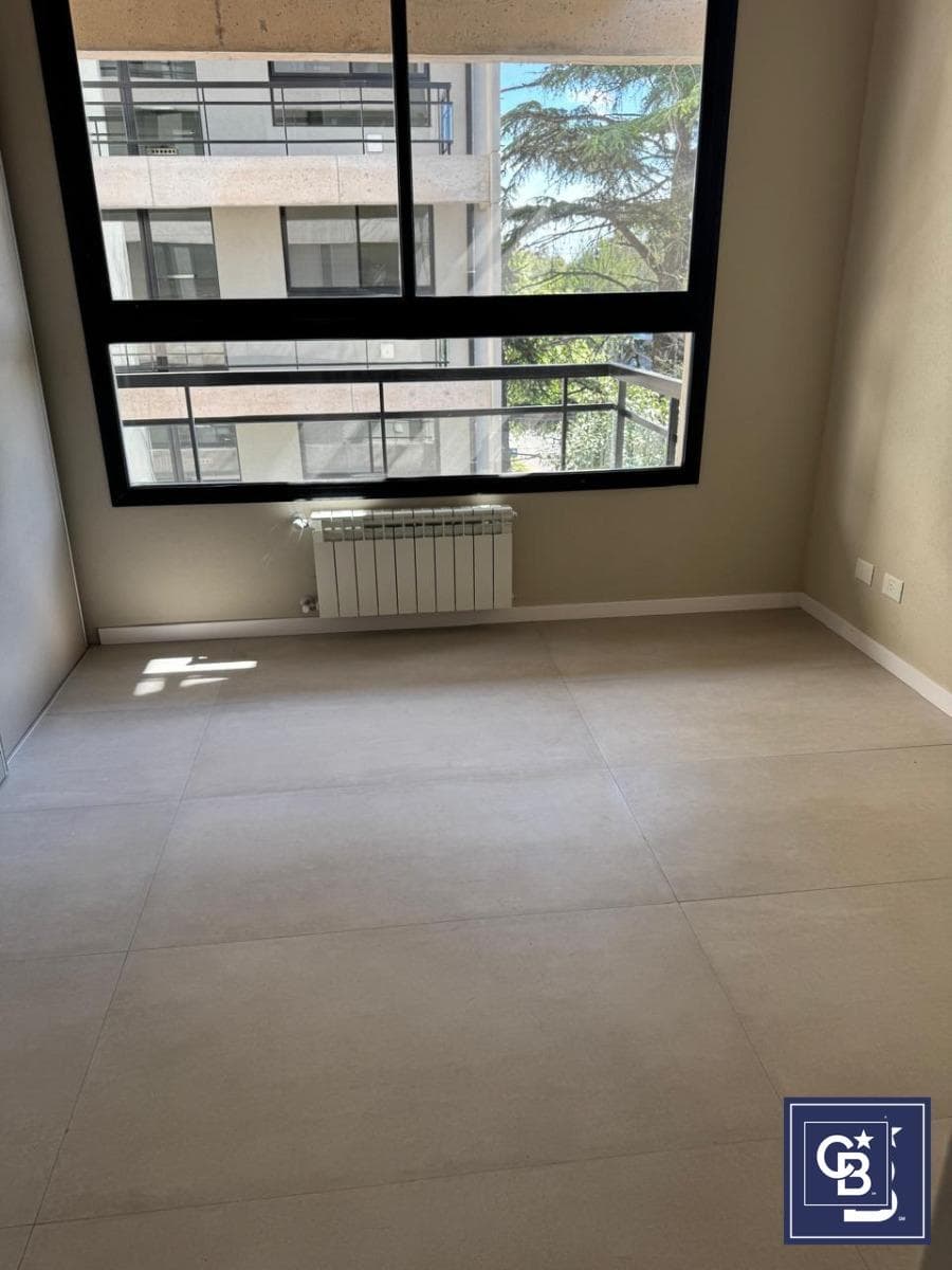 Financed Sale of a Brand-New 2-Room Apartment with a Balcony on Boulevard V, Pacheco