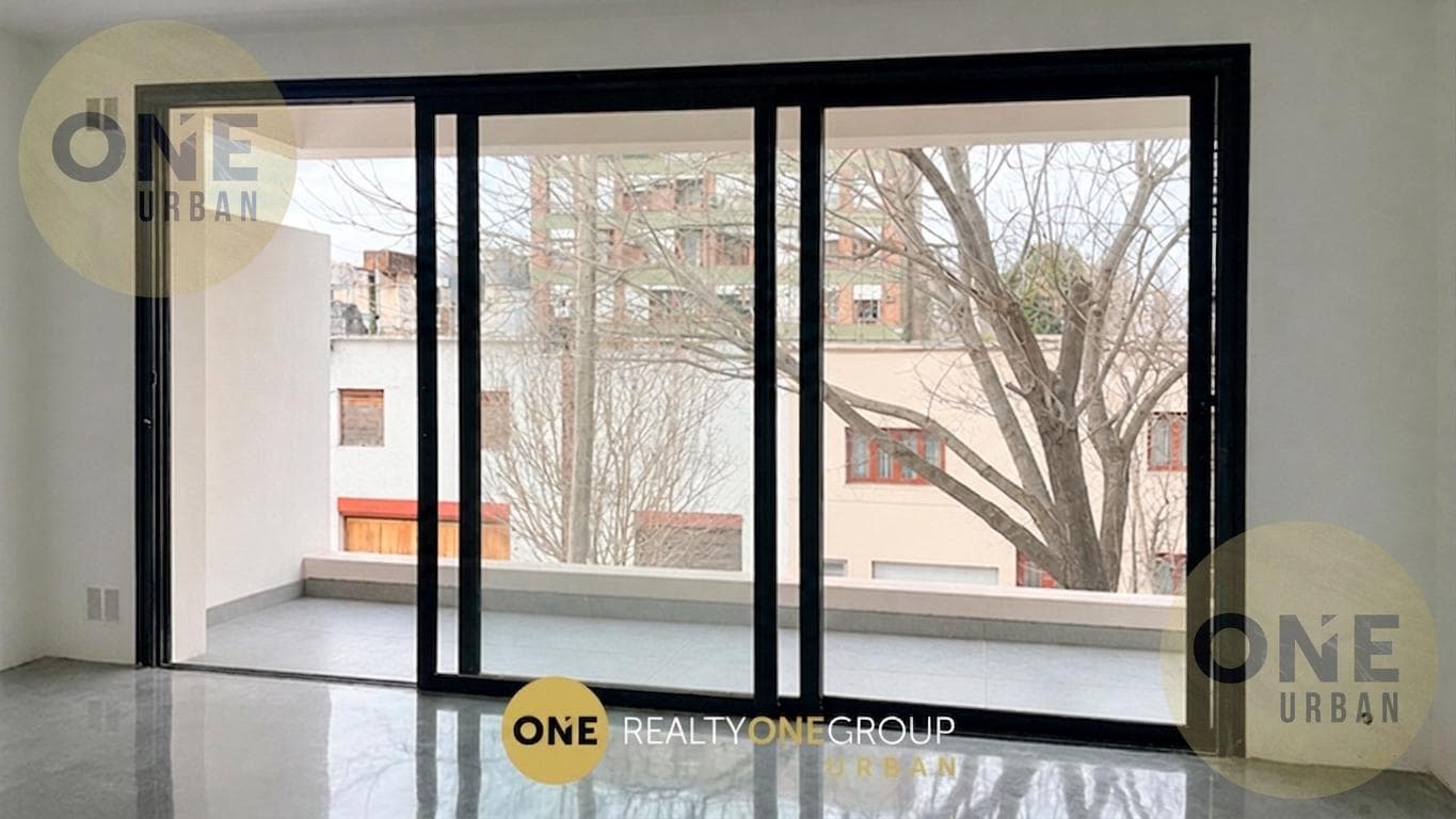 Brand-New Studio Apartment on the Front Side