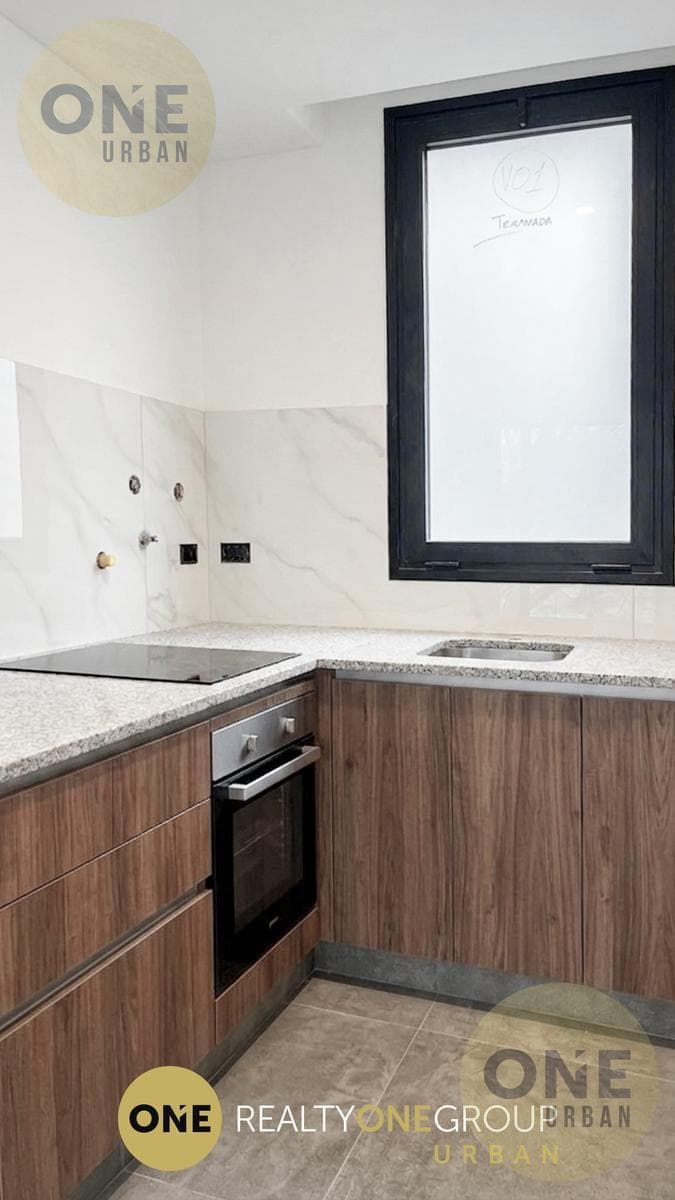 Brand-New Studio Apartment on the Front Side