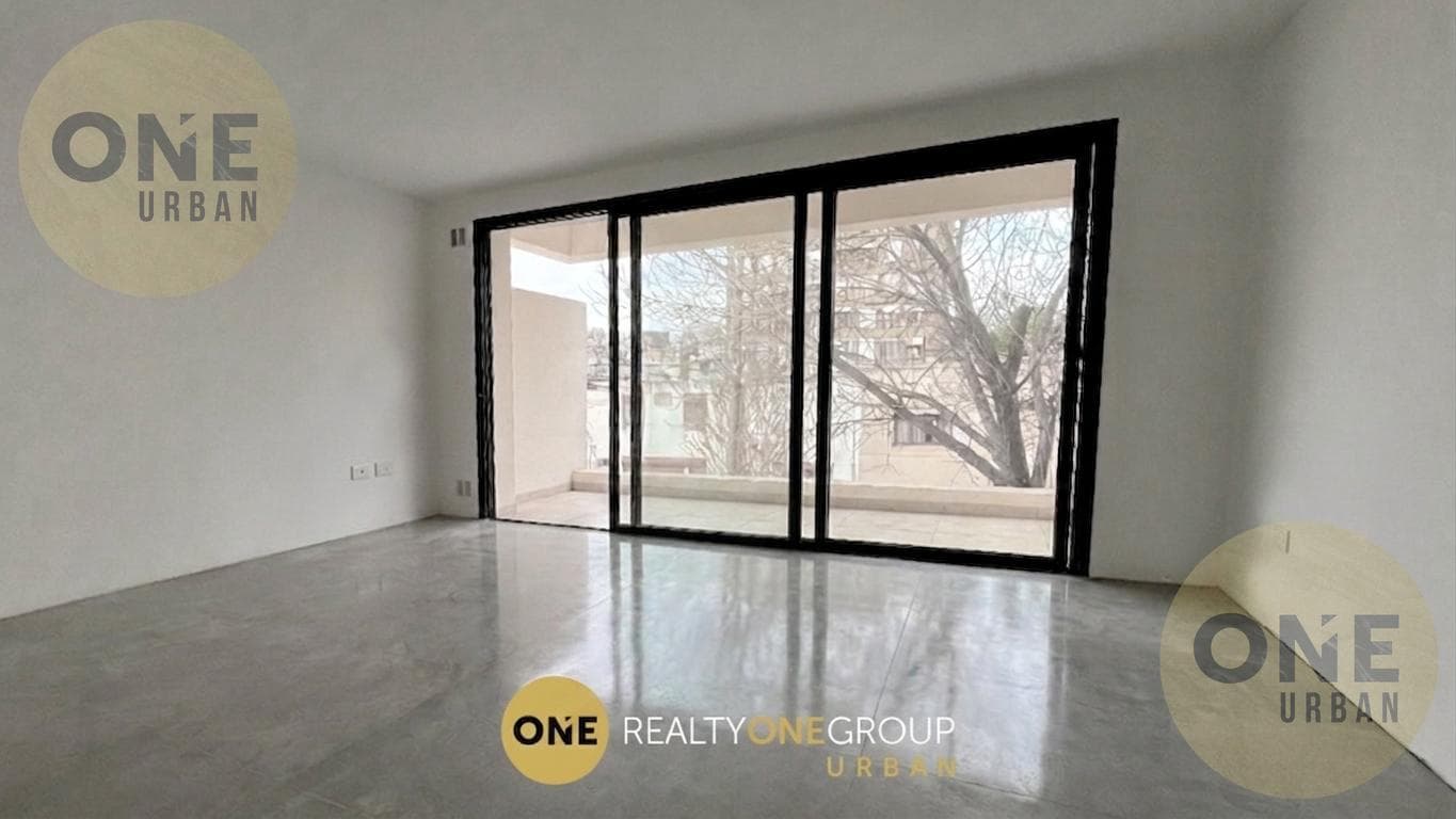 Brand-New Studio Apartment on the Front Side