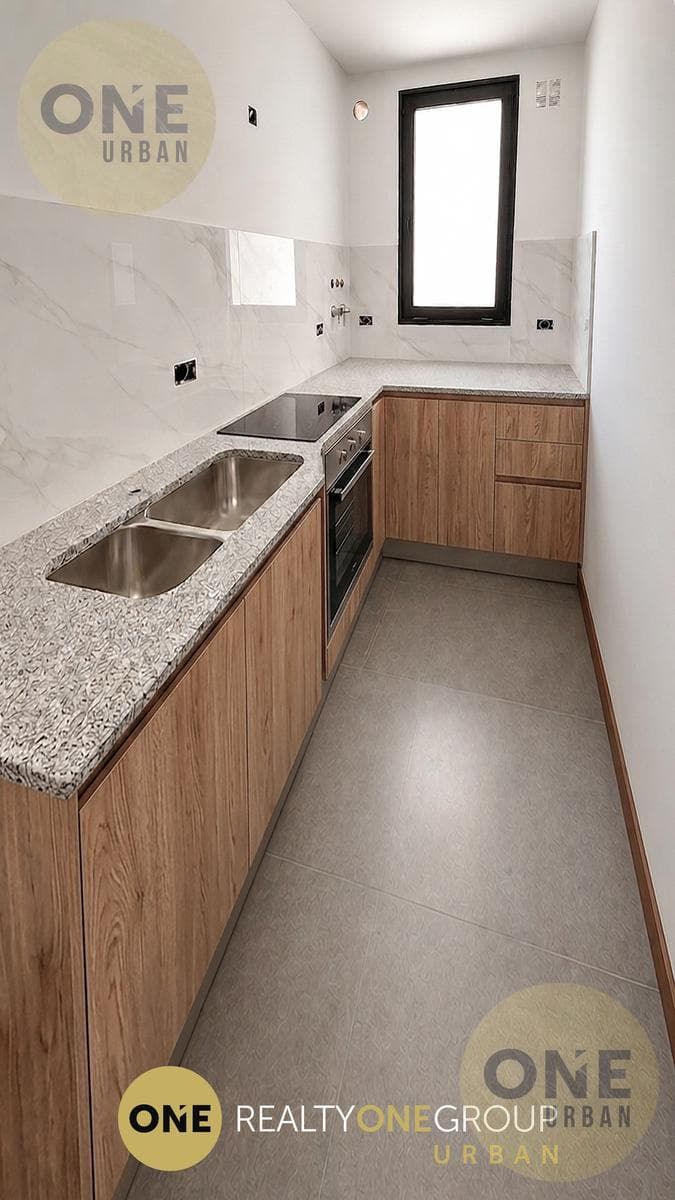 Brand-new studio apartment two blocks from the Cathedral