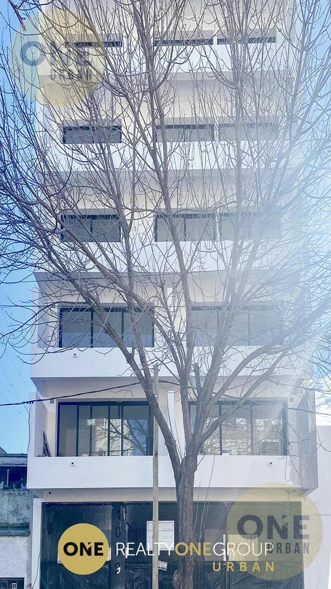 Brand-new studio apartment two blocks from the Cathedral