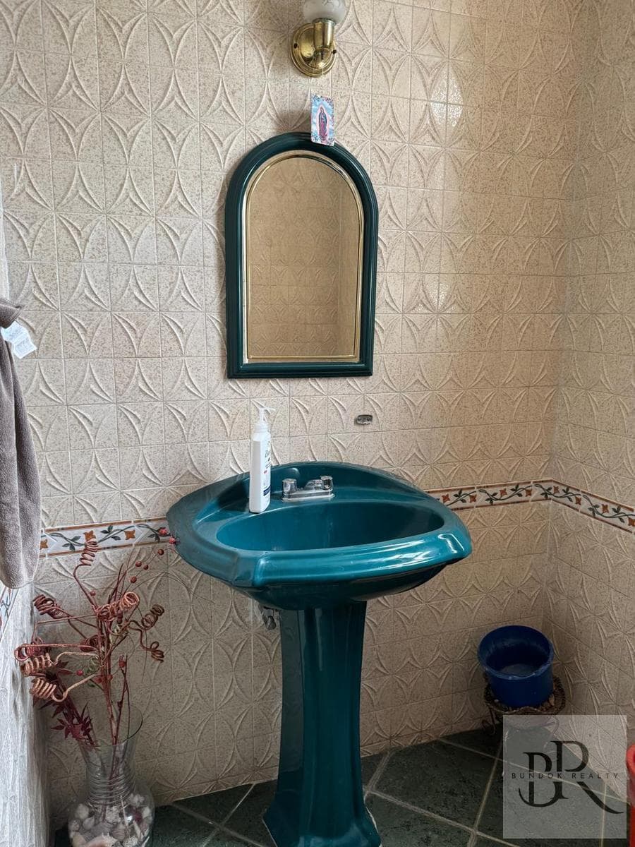 HOUSE FOR SALE IN CONTRY NARANJOS—FOR RENOVATION OR INVESTMENT