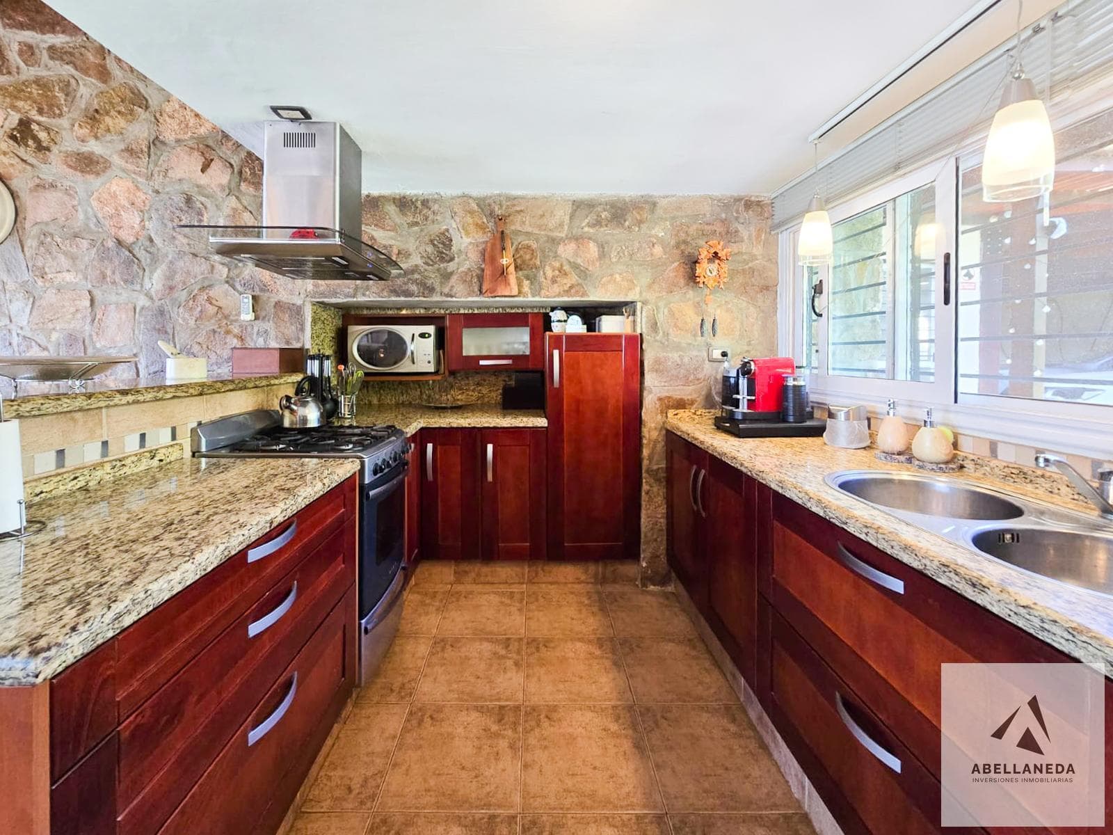 4-Bedroom House with Office for Sale on the Lakefront
