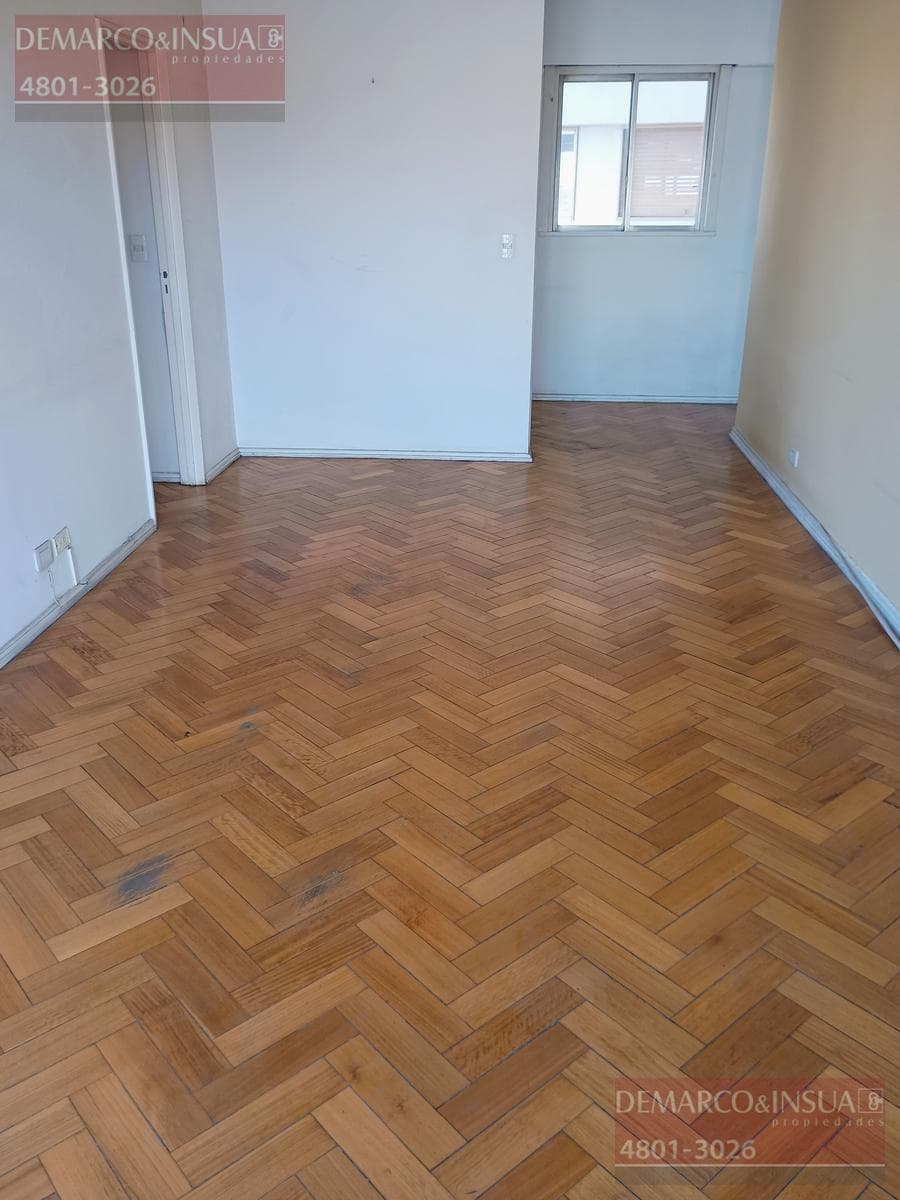 3-Bedroom Apartment for Sale with Balcony in San Telmo