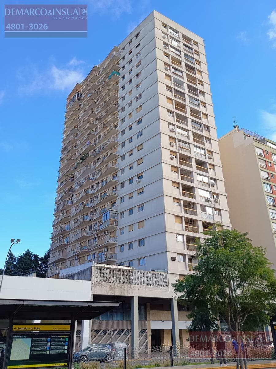 Venta Departamento de 3 Ambientes con Balcón en San Telmo