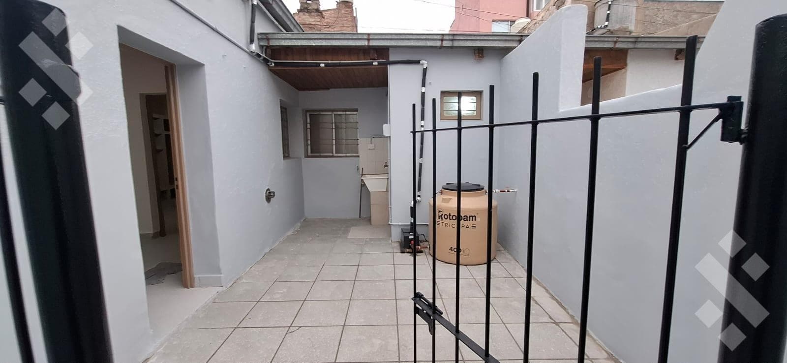 1-bedroom apartment for rent. 100 Leguizamon. West Central Neuquén