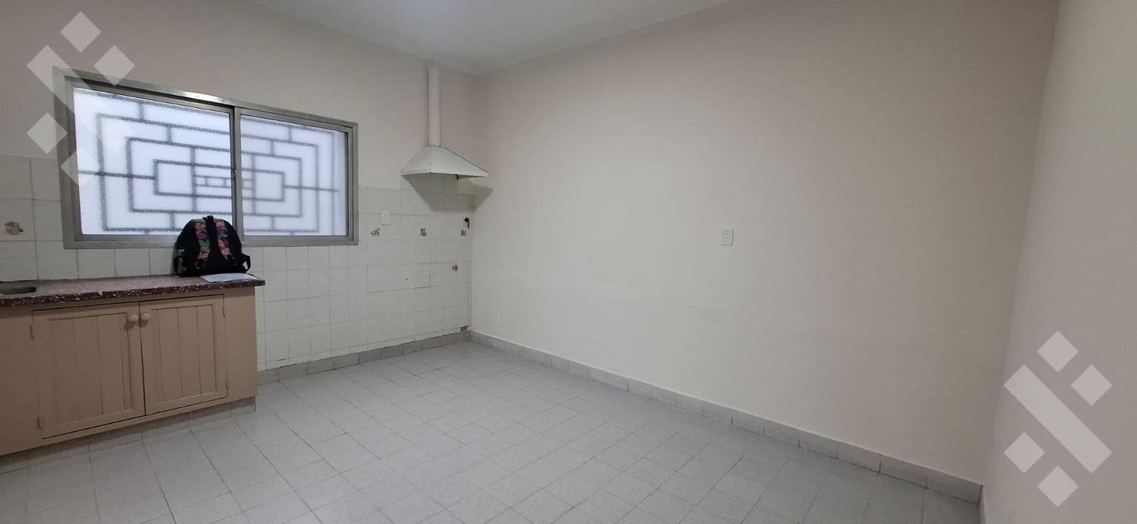 1-bedroom apartment for rent. 100 Leguizamon. West Central Neuquén