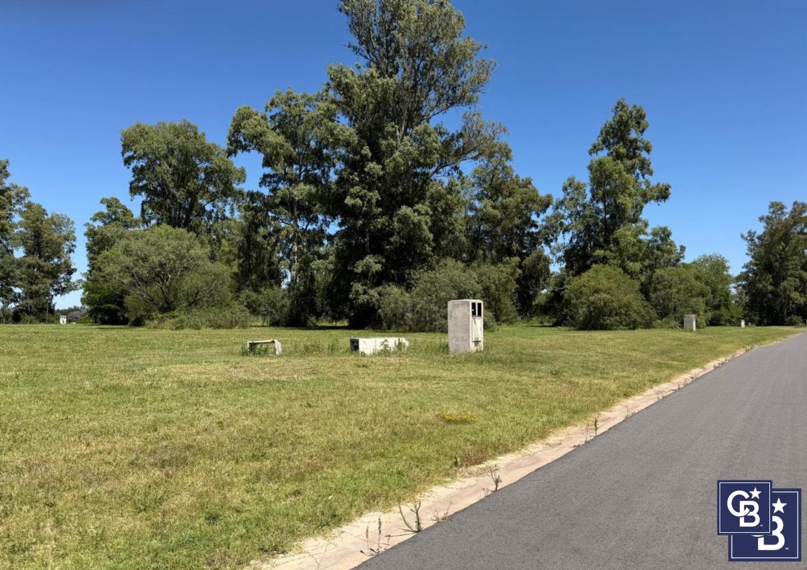 Financed Lot for Sale with a View of the Golf Course in Los Pinares CC, Exaltación de la Cruz