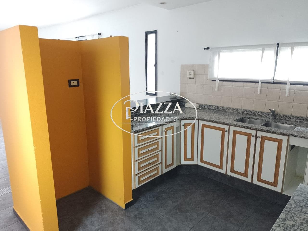 House for Rent in Los Hornos, La Plata
