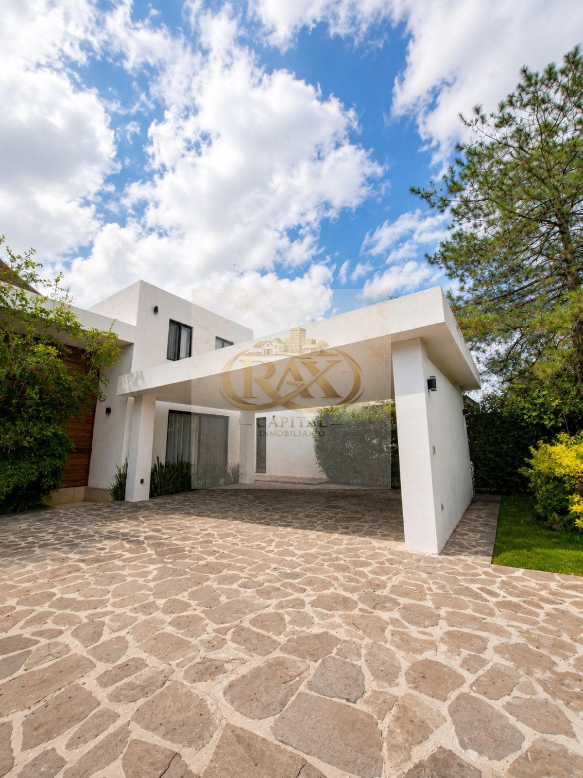 Premium Residence at El Bosque Country Club