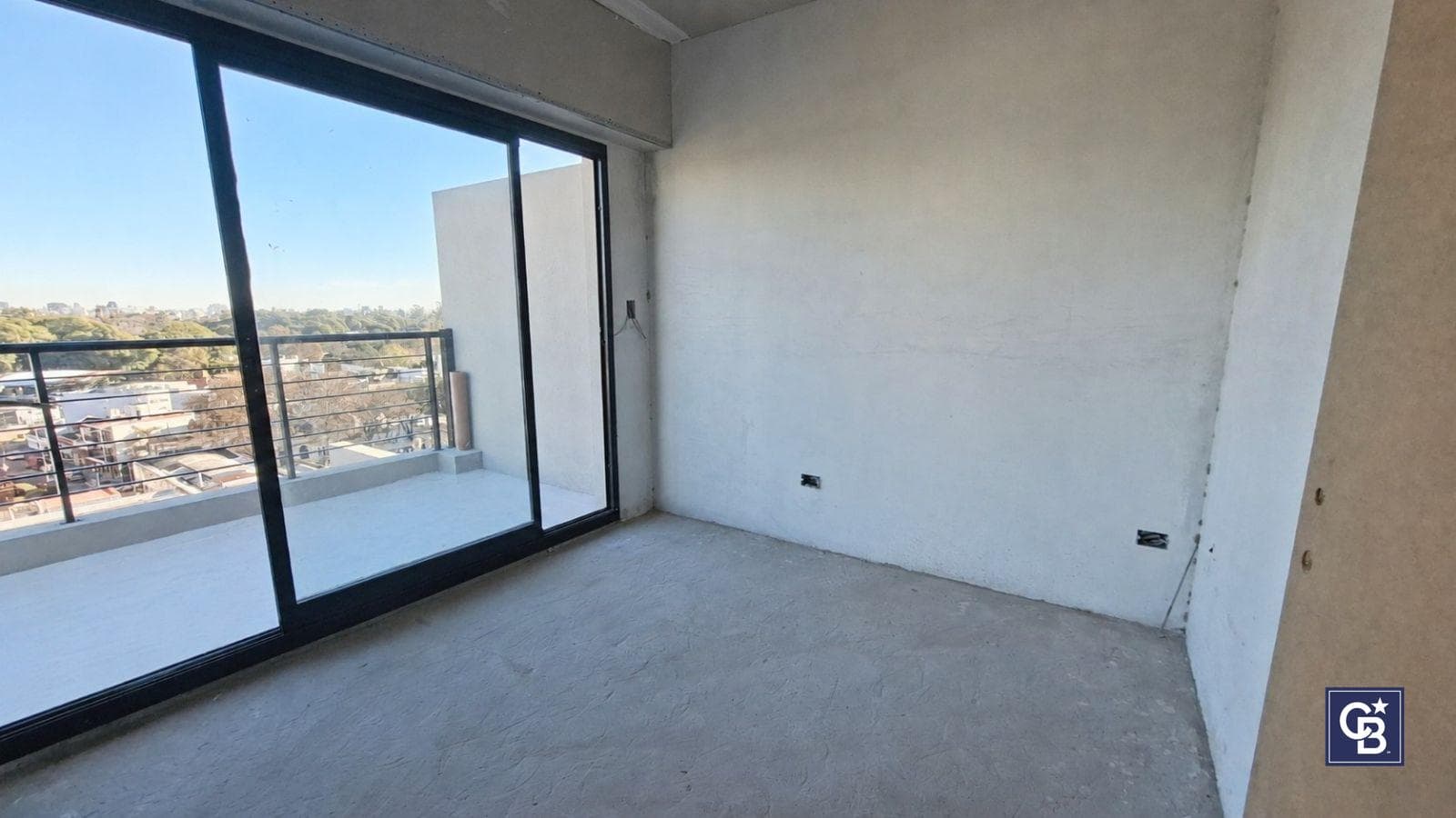 Studio Apartment for Sale with Balcony—Ideal Investment in Parque Chas