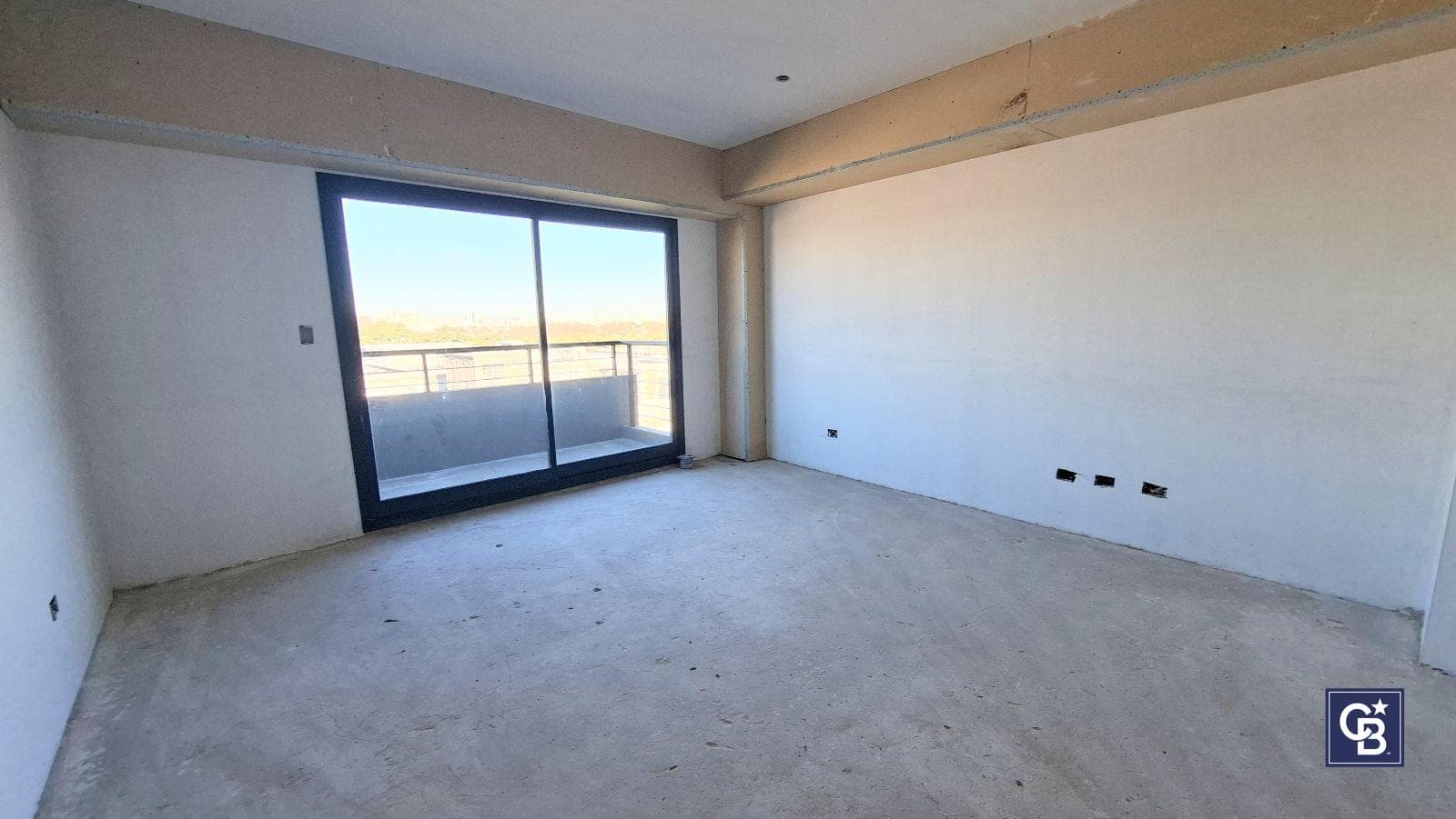 Studio Apartment for Sale with Balcony—Ideal Investment in Parque Chas