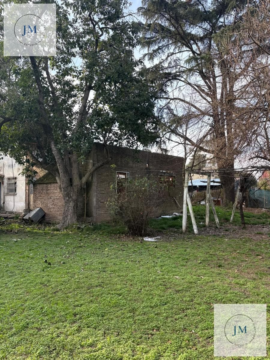 Lot with Country House for Sale