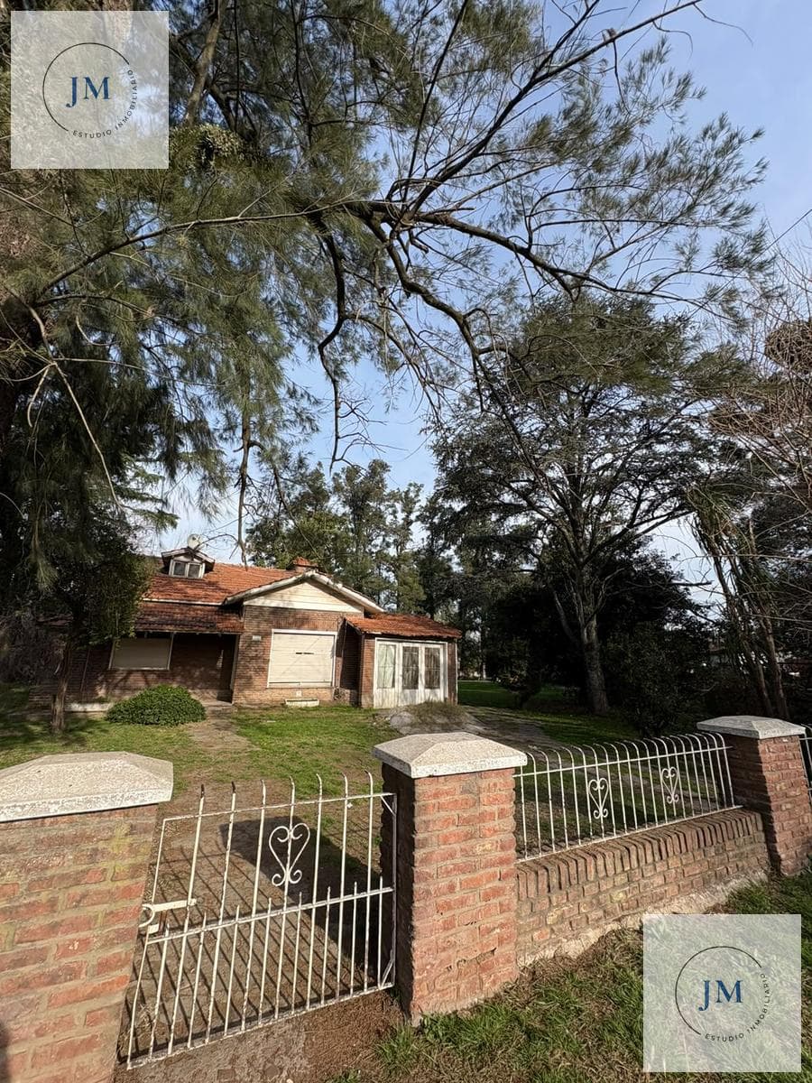 Lot with Country House for Sale