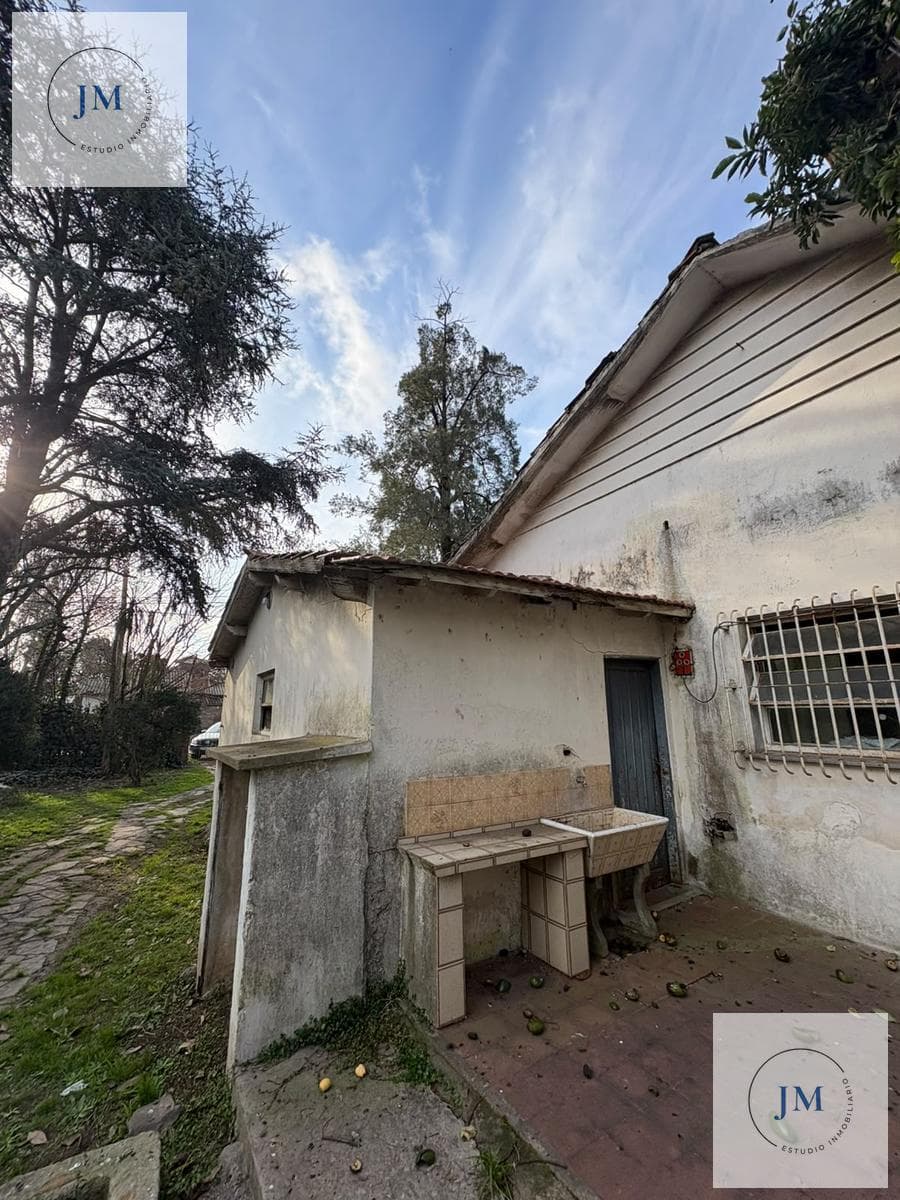 Lot with Country House for Sale