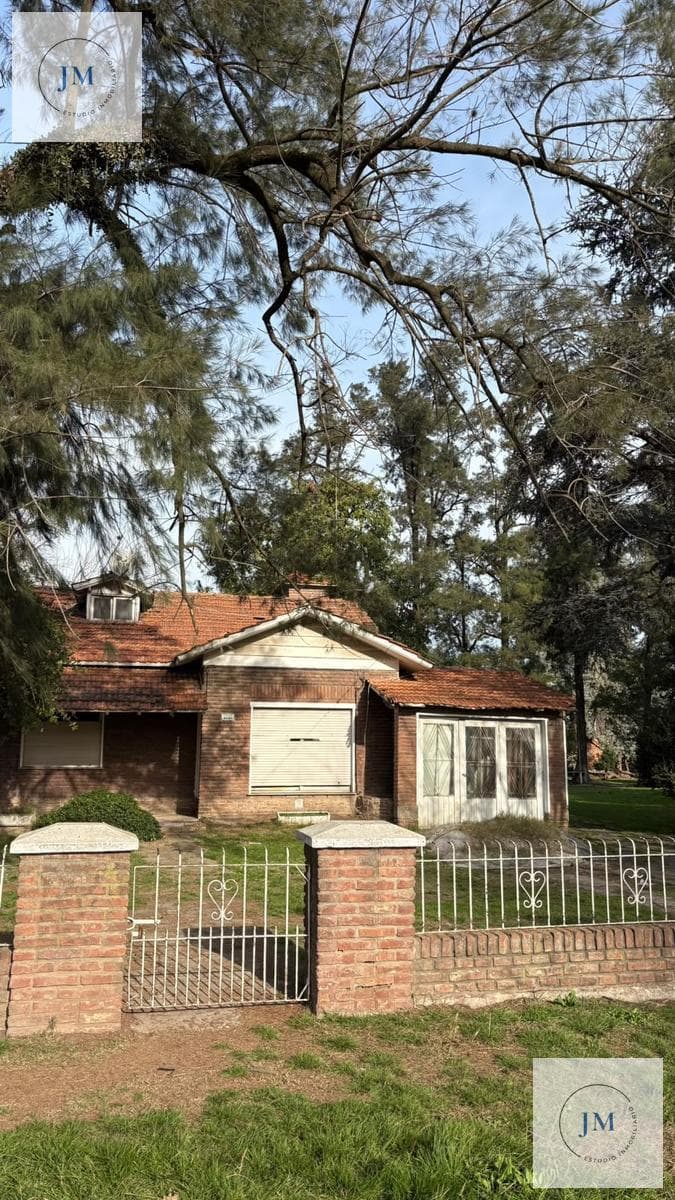 Lot with Country House for Sale