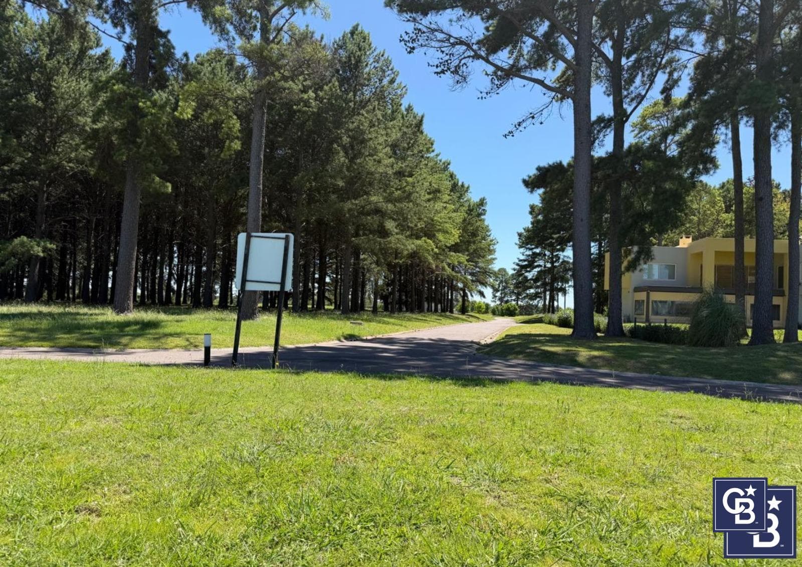 1,584 m² In-Club Lot for Sale with Financing at Los Pinares Country Club, Exhaltación de la Cruz