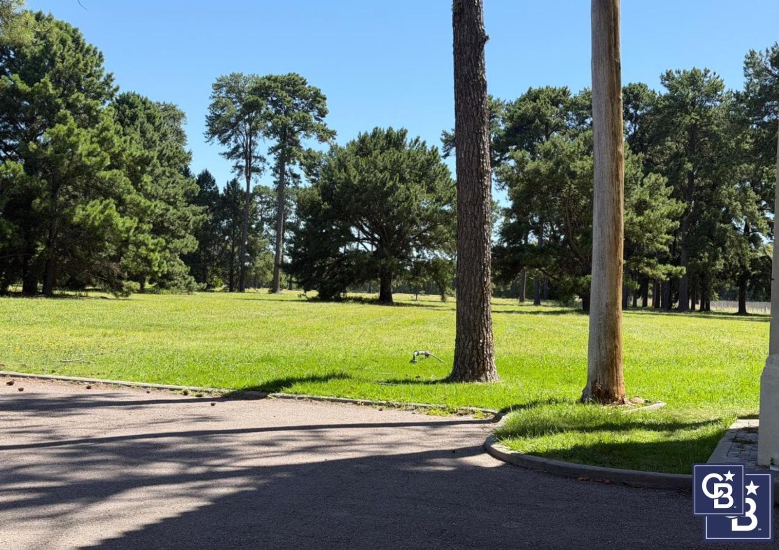 Financed Lot for Sale with a View of the Golf Course in Los Pinares CC, Exaltación de la Cruz