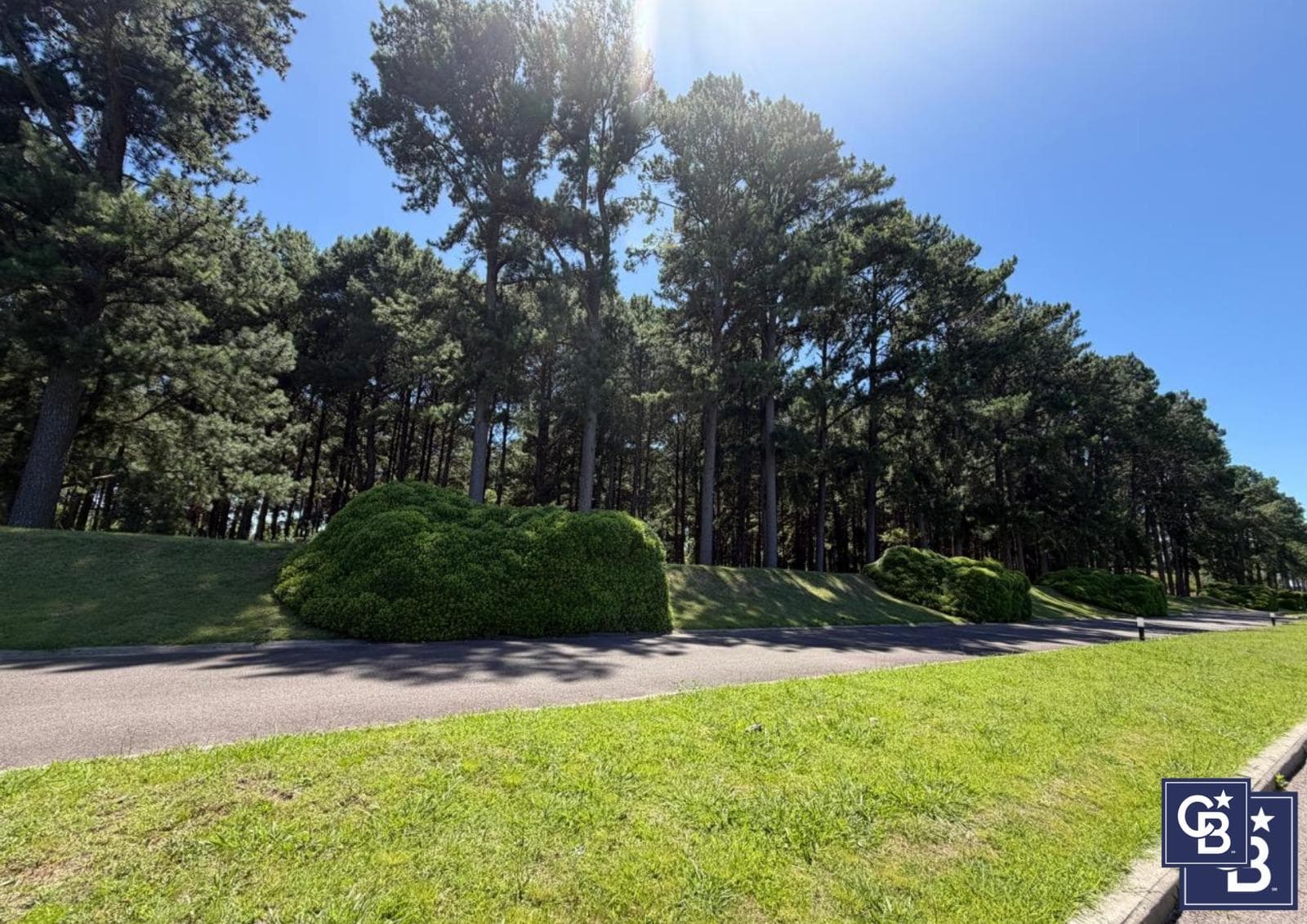 Financed Lot for Sale with a View of the Golf Course in Los Pinares CC, Exaltación de la Cruz