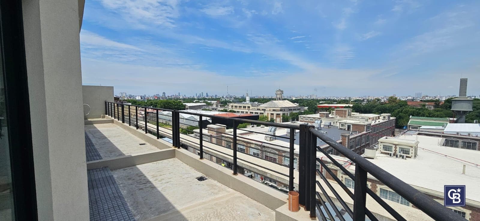 Studio Apartment for Sale with Balcony—Ideal Investment in Parque Chas
