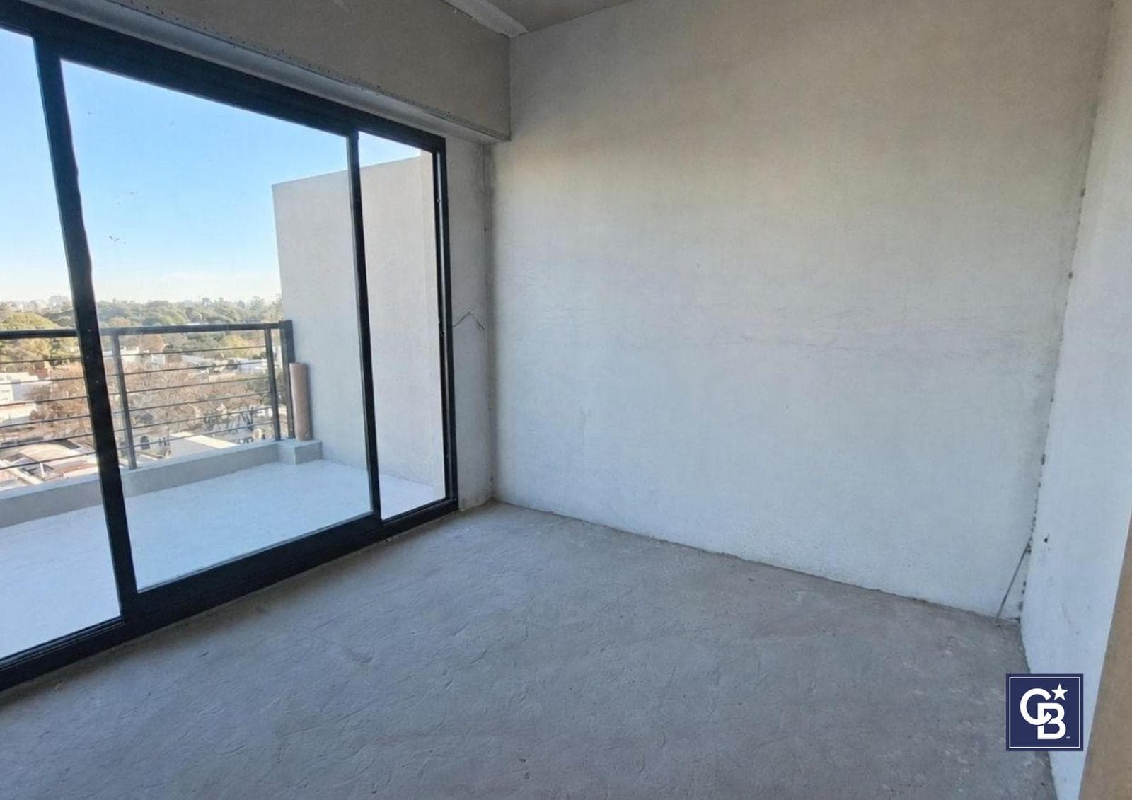 Studio Apartment for Sale with Balcony—Ideal Investment in Parque Chas