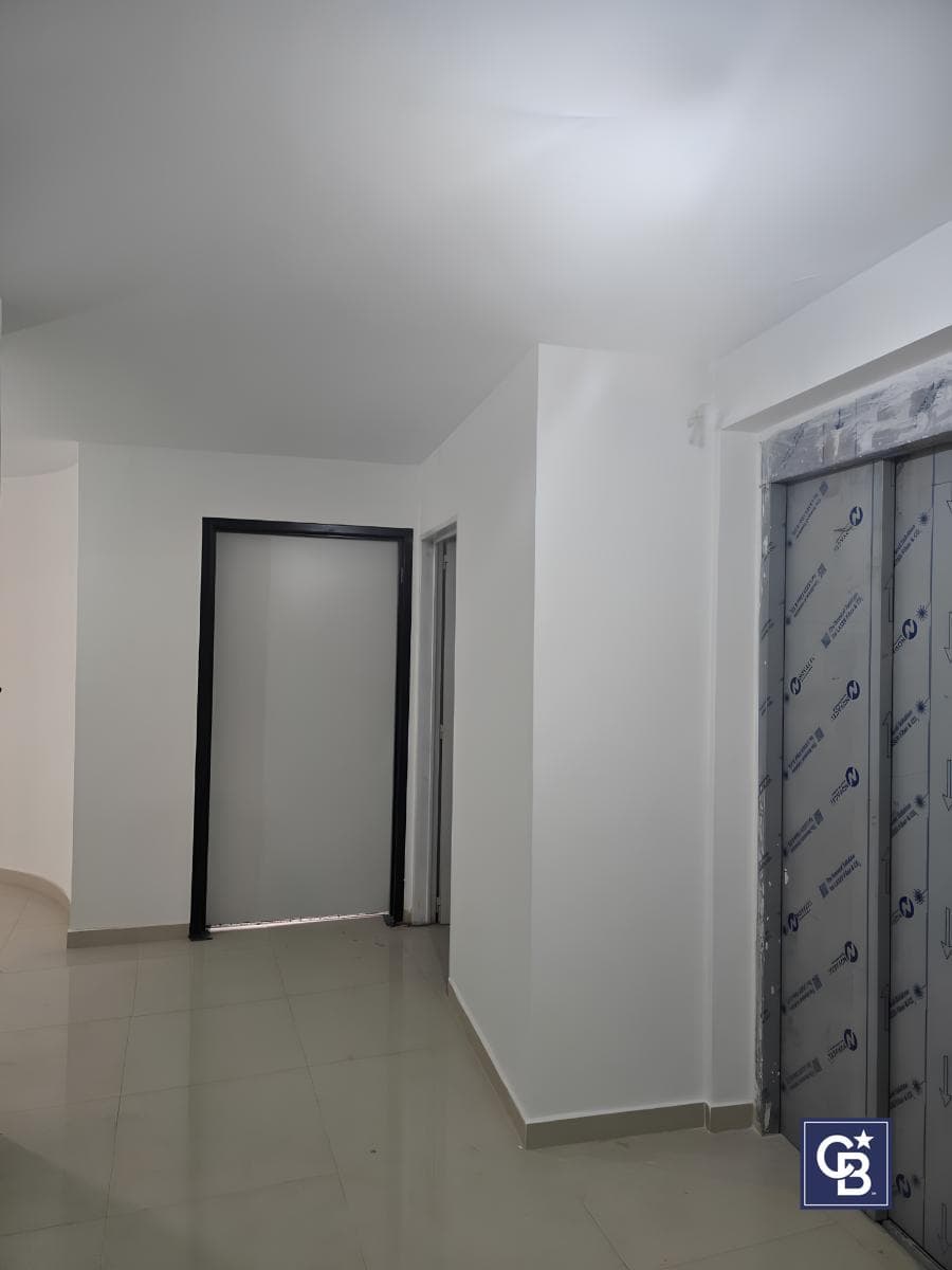 Studio Apartment for Sale with Balcony—Ideal Investment in Parque Chas