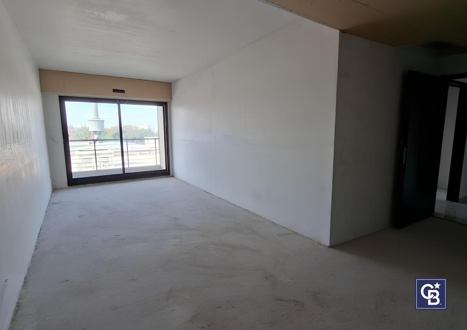 Studio Apartment for Sale with Balcony—Ideal Investment in Parque Chas