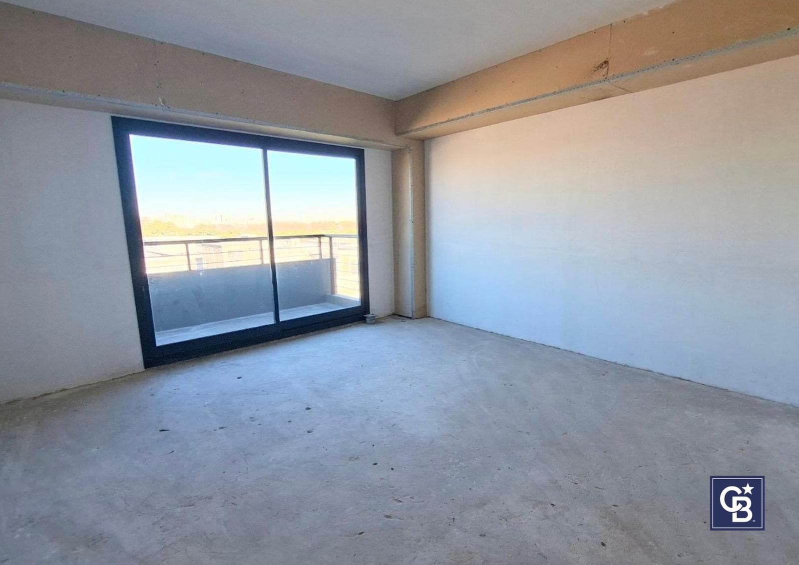 Studio Apartment for Sale with Balcony—Ideal Investment in Parque Chas