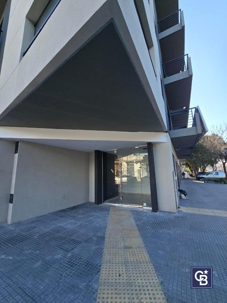 Studio Apartment for Sale with Balcony—Ideal Investment in Parque Chas