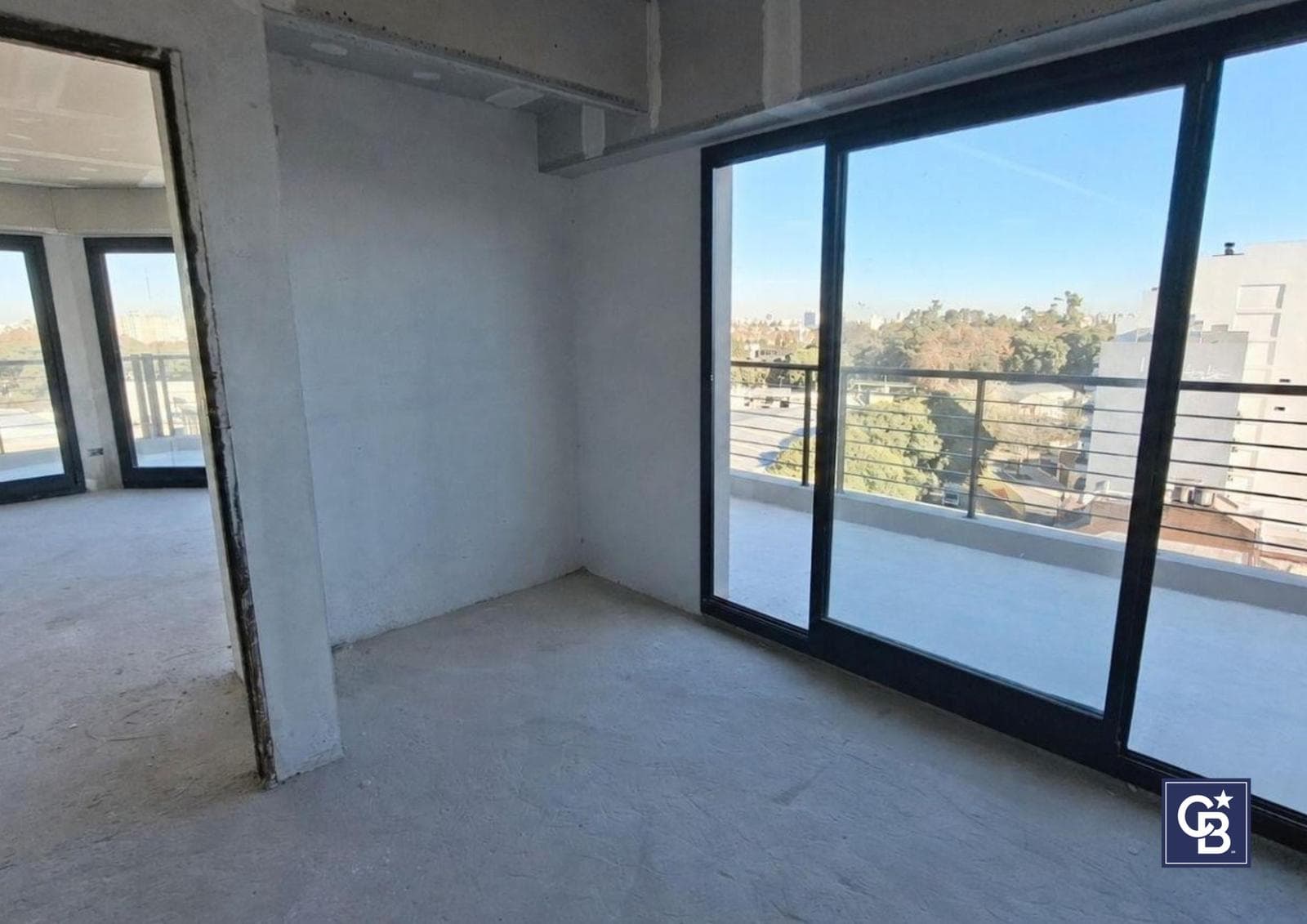 Studio Apartment for Sale with Balcony—Ideal Investment in Parque Chas