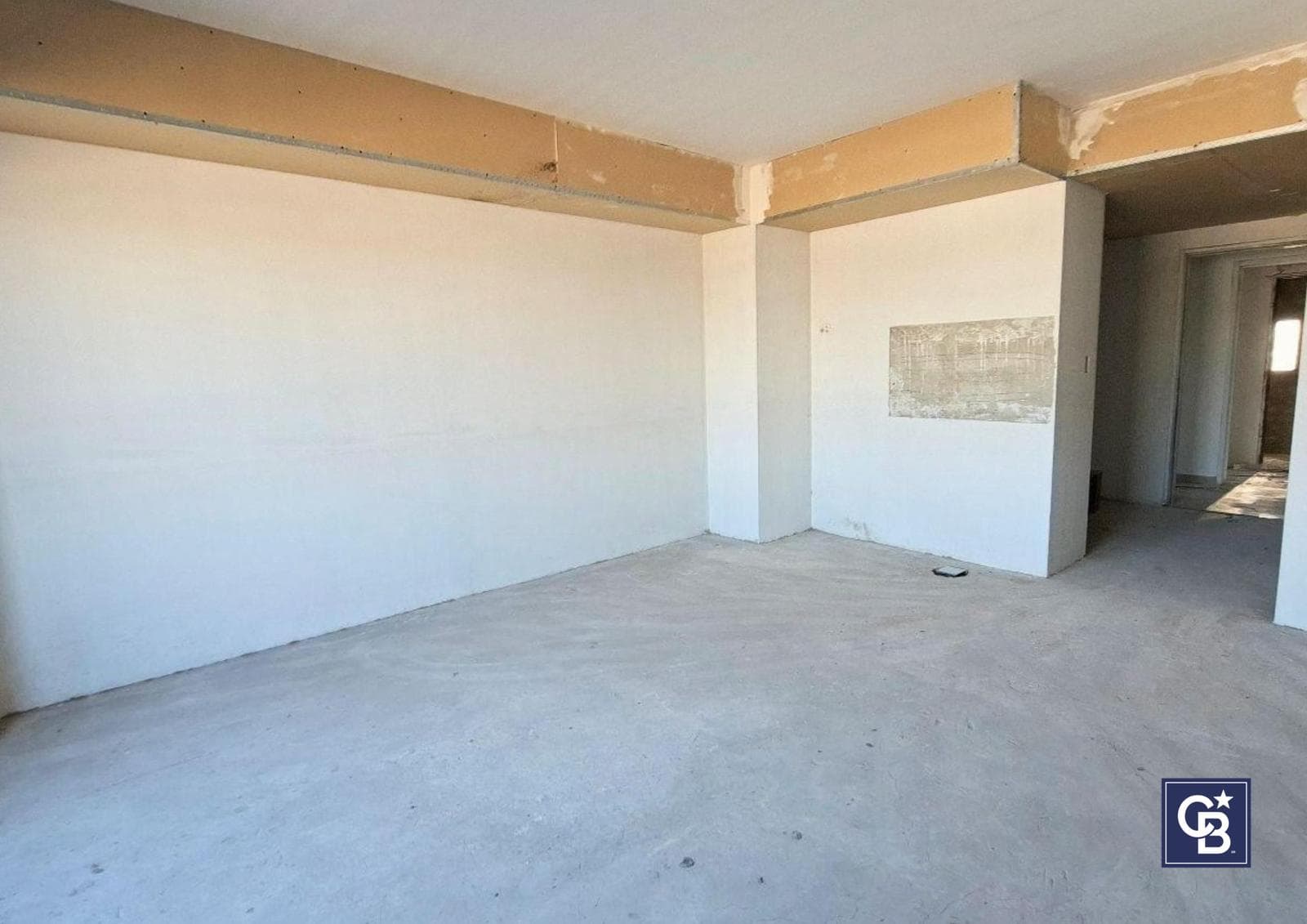 Studio Apartment for Sale with Balcony—Ideal Investment in Parque Chas