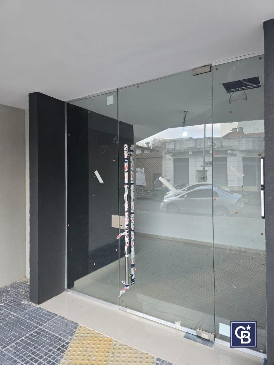 Studio Apartment for Sale with Balcony—Ideal Investment in Parque Chas
