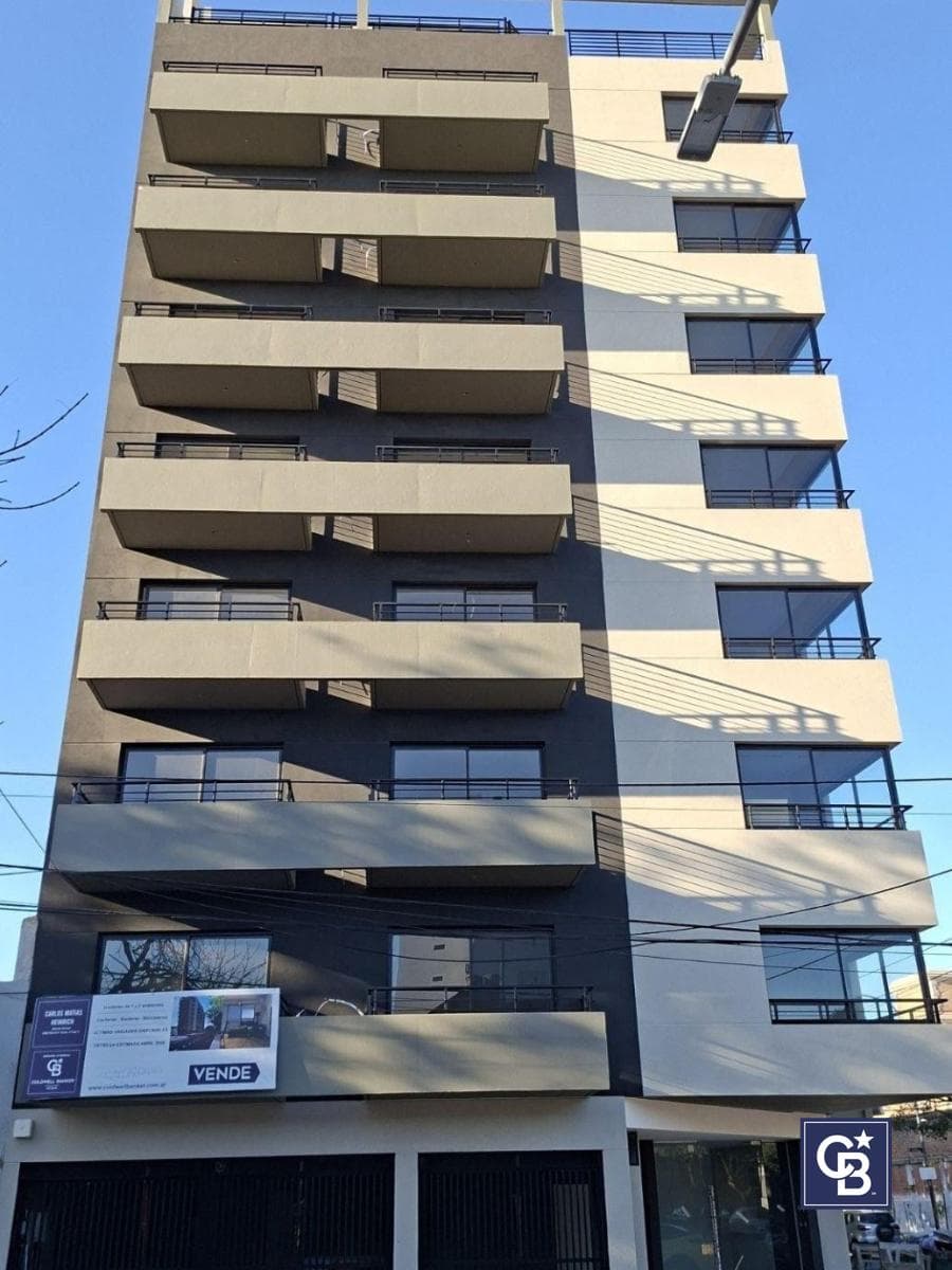 Studio Apartment for Sale with Balcony—Ideal Investment in Parque Chas