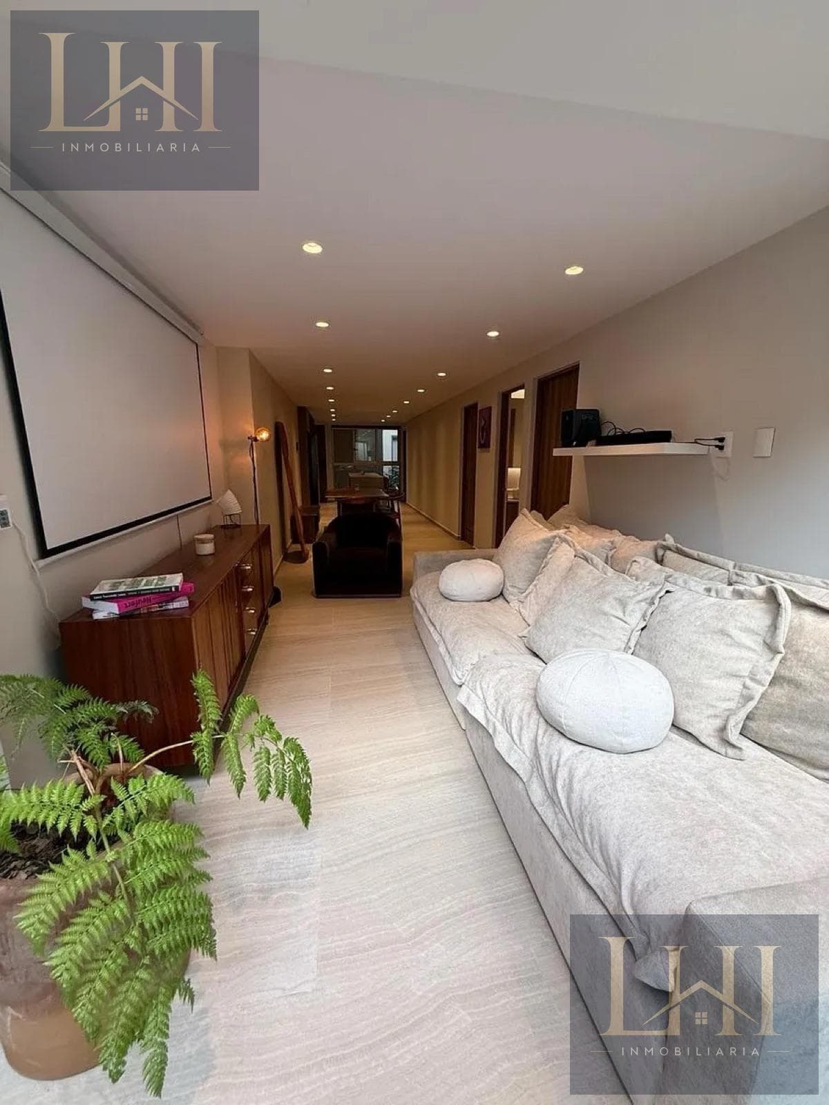 Apartment - Racetrack