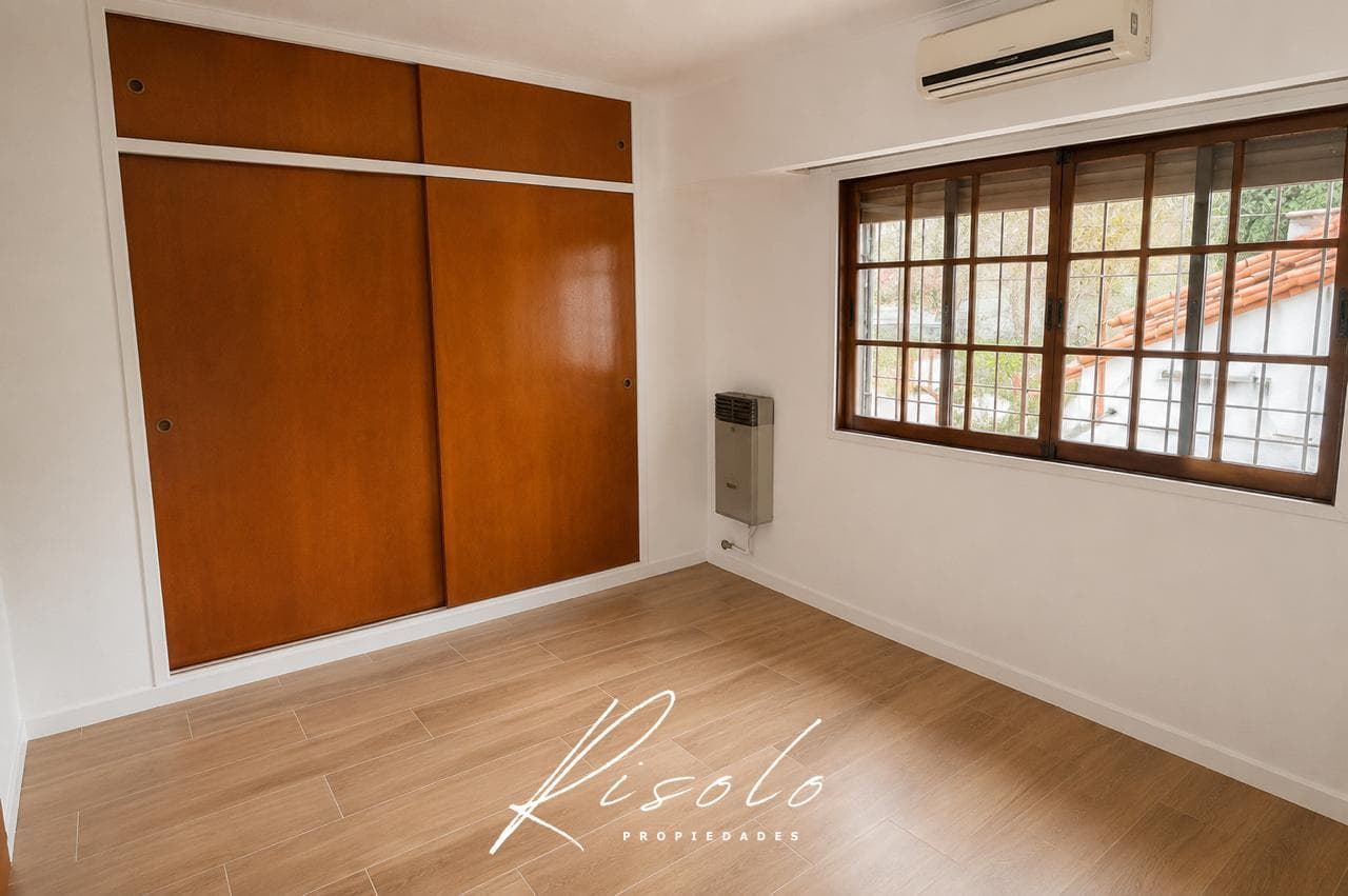 Olivos Rentals - Beautiful Duplex, Fully Renovated, with Deck, Grill, and Playroom