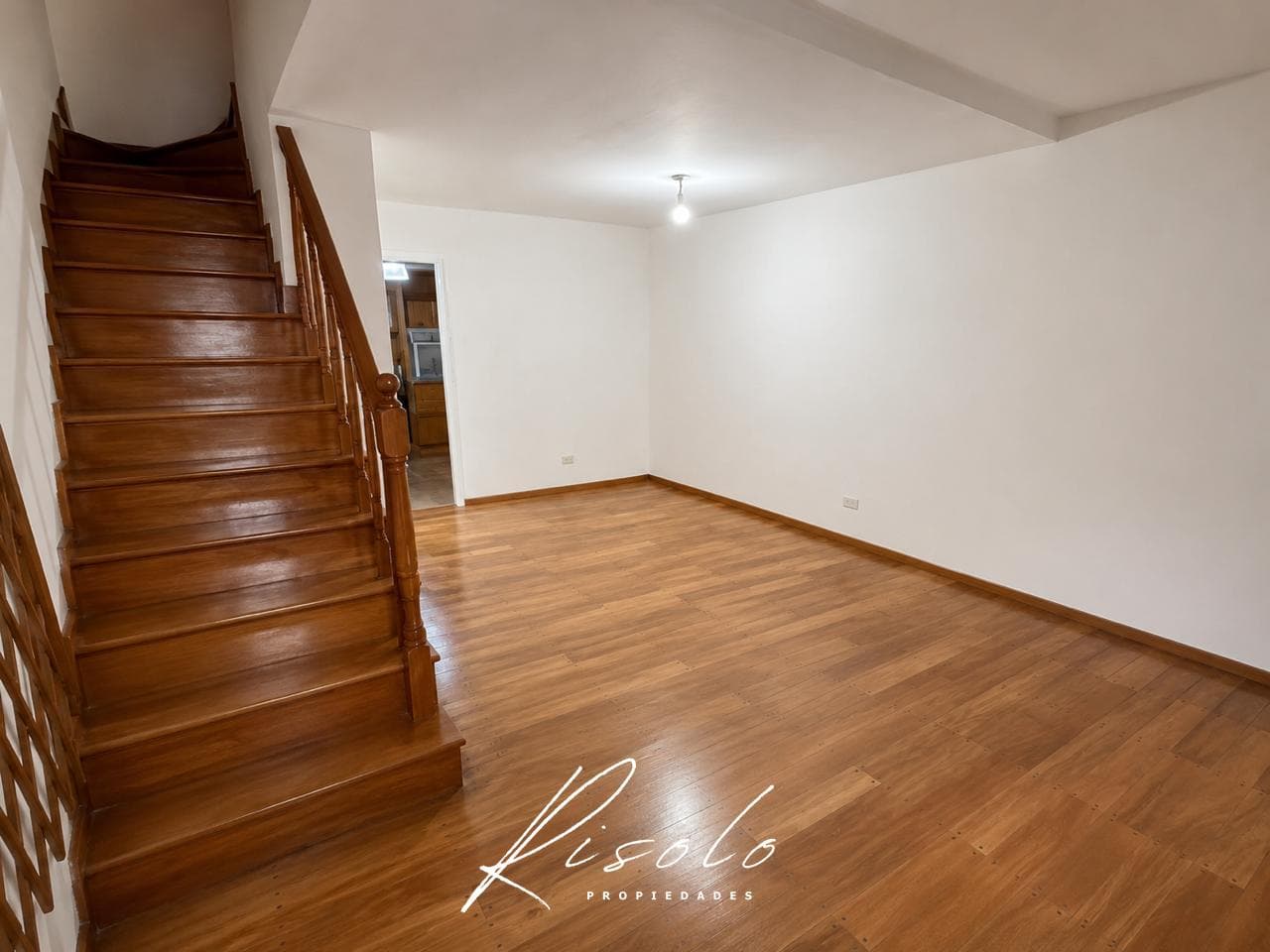 Olivos Rentals - Beautiful Duplex, Fully Renovated, with Deck, Grill, and Playroom