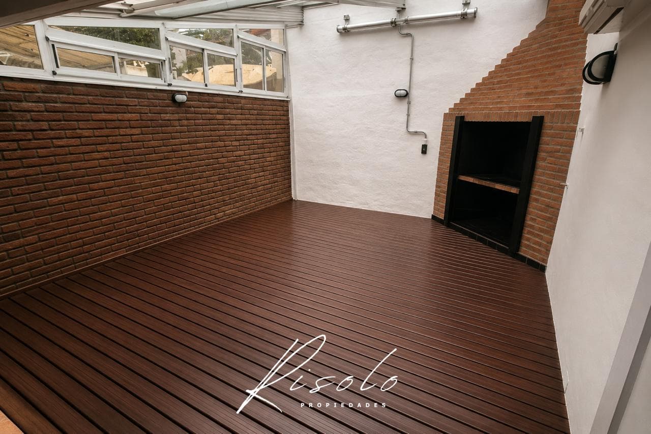 Olivos Rentals - Beautiful Duplex, Fully Renovated, with Deck, Grill, and Playroom