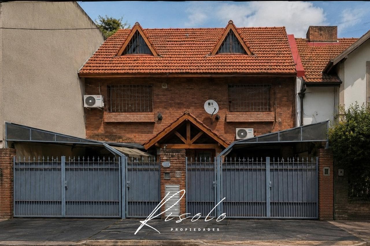 Olivos Rentals - Beautiful Duplex, Fully Renovated, with Deck, Grill, and Playroom
