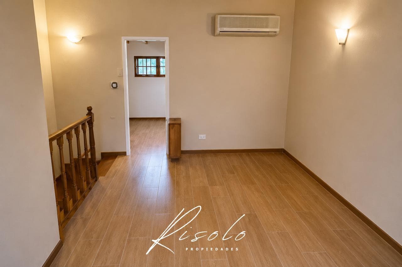 Olivos Rentals - Beautiful Duplex, Fully Renovated, with Deck, Grill, and Playroom